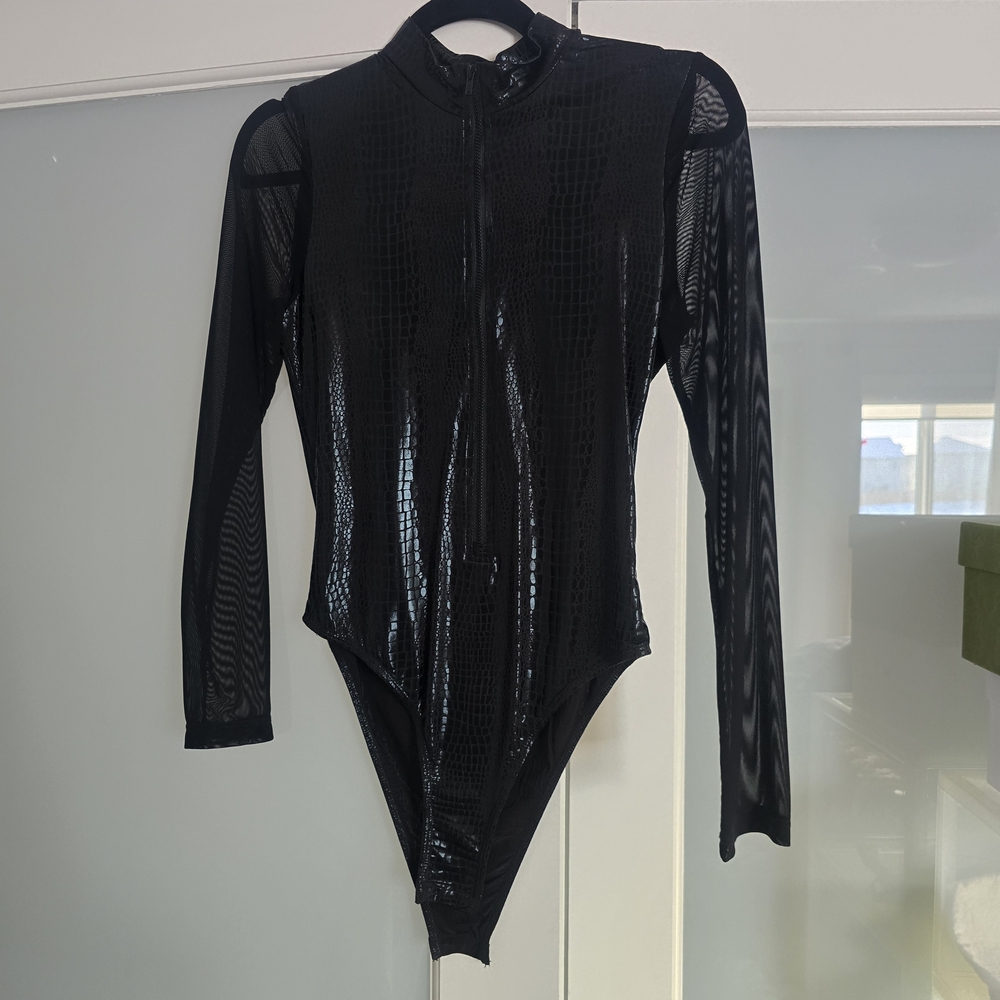 SHEIN Black Faux Croc Mesh Sleeve Bodysuit